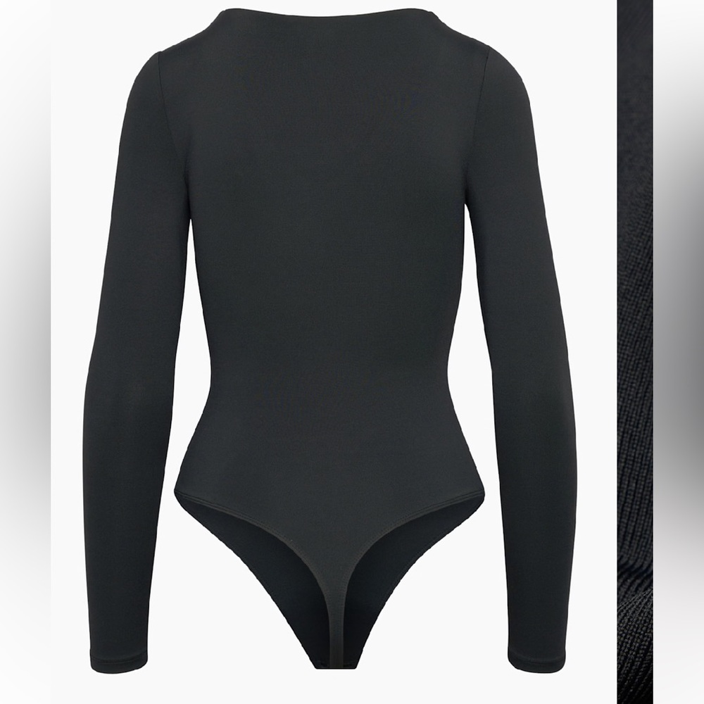 Aritzia contour V-Neck Longsleeve Bodysuit - Picture 3 of 3